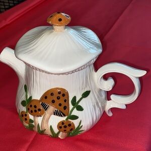 1970’s mushroom teapot Ainer’spottery